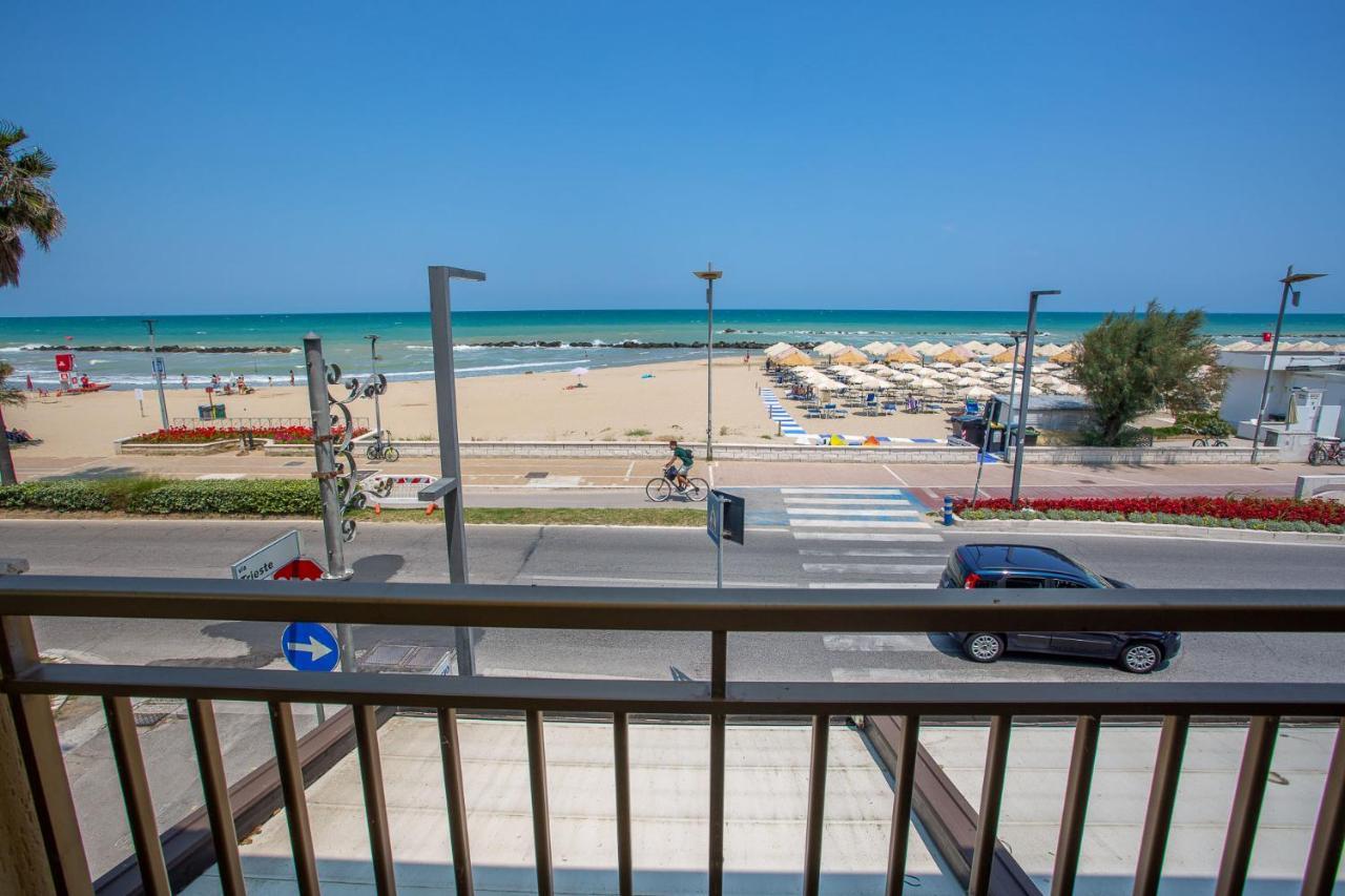 Palm Beach House - Vista Mare Montesilvano Marina Exteriér fotografie