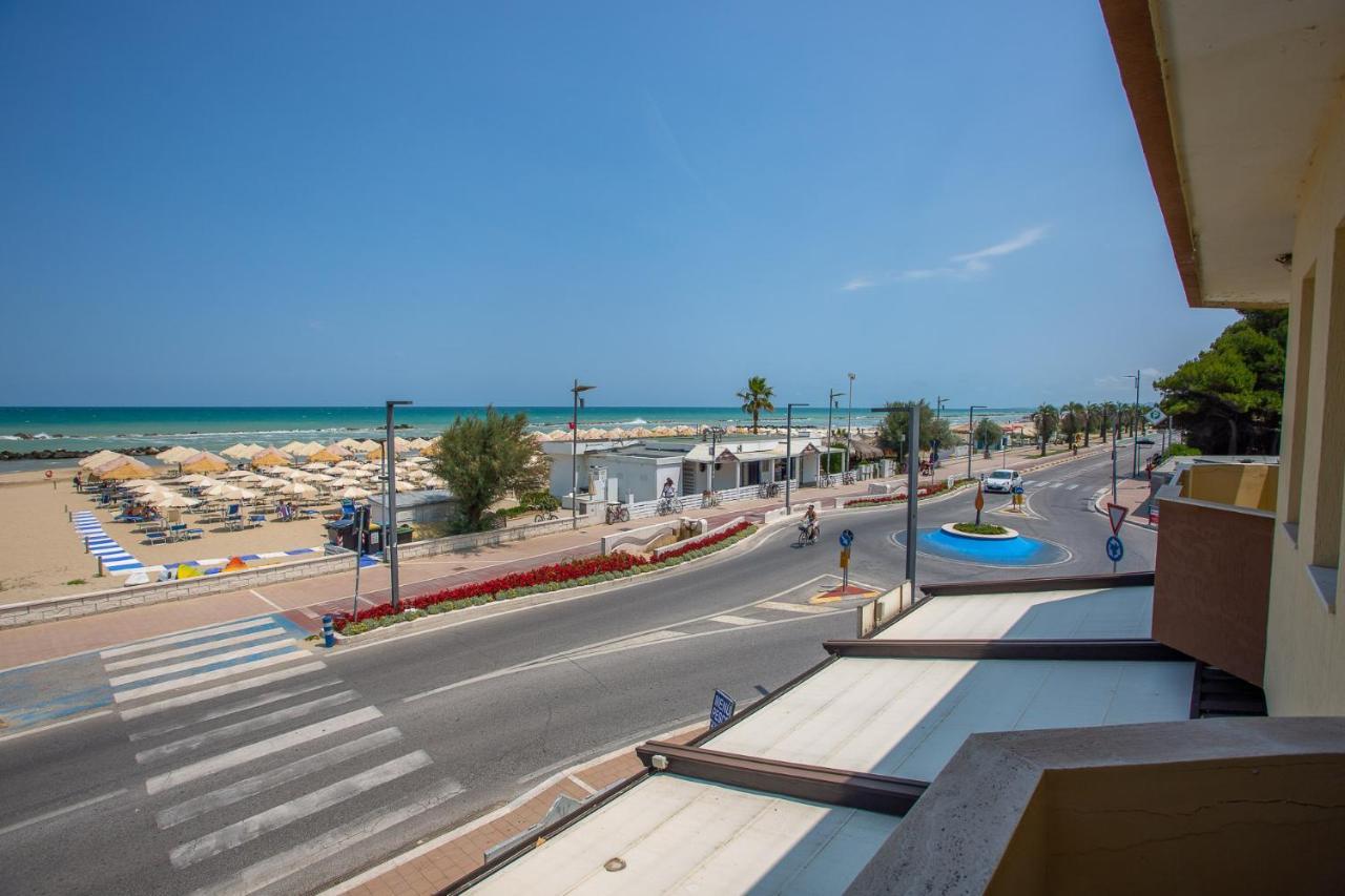 Palm Beach House - Vista Mare Montesilvano Marina Exteriér fotografie